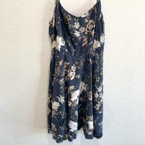 NWOT - Old Navy - Summer Spaghetti Strap Flowy Gray Floral Dress Size M